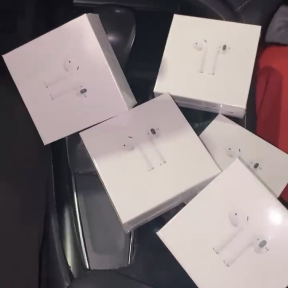 Apple air pods generation 2
